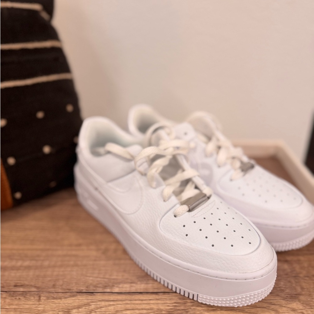 Nike Air Force 1 Sage Low
